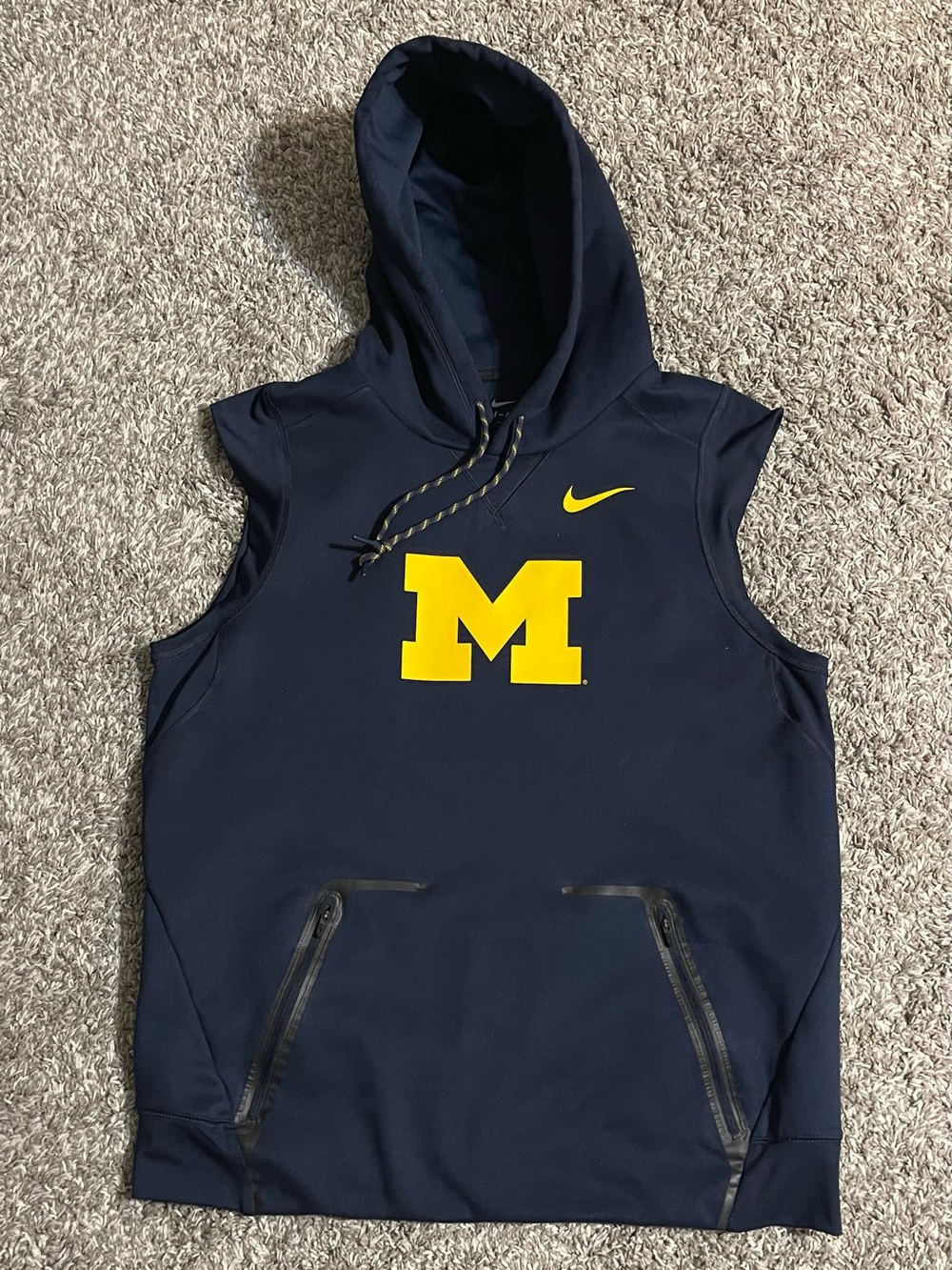 Men's Michigan Wolverines Nike Sleeveless Performance Pullover Hoodie LARGE
